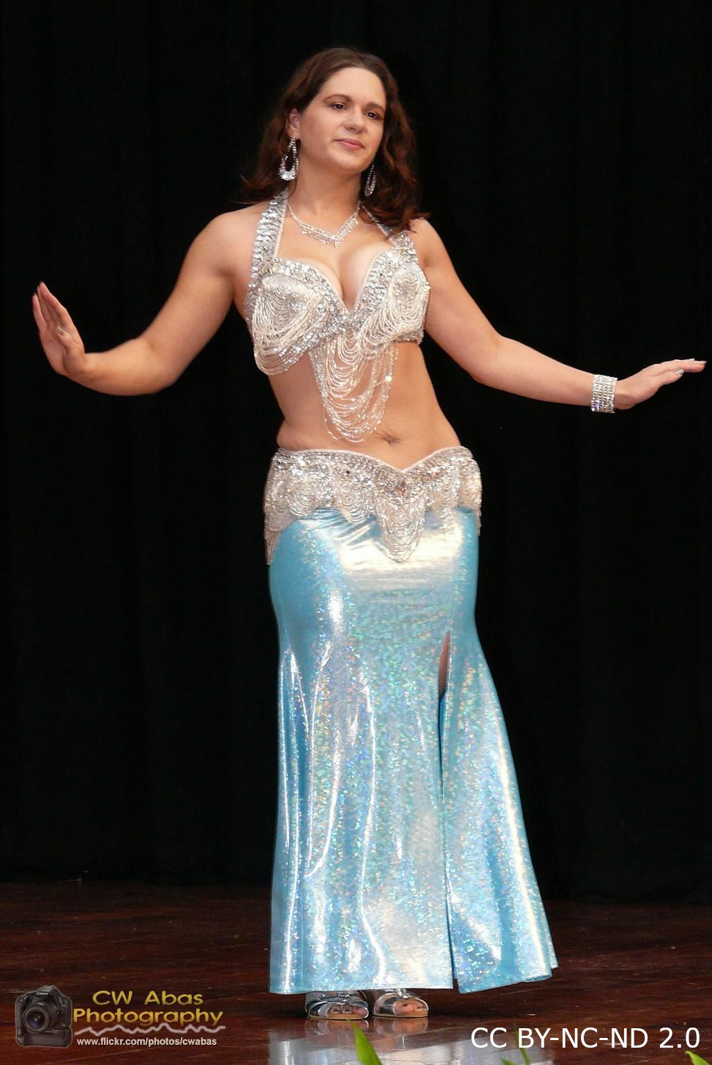 what-is-belly-dance-a-guide-to-key-characteristics-jen-belly-dance